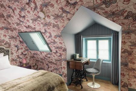 Hôtel du Petit Moulin, Haute Couture by Lacroix - 45