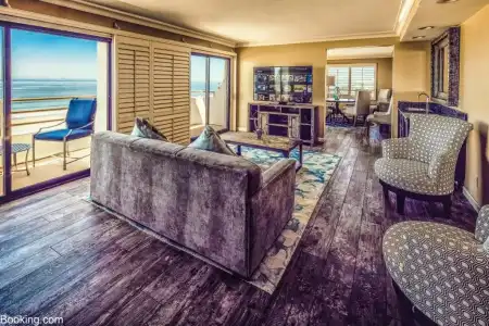 The Waterfront Beach Resort, A Hilton - 166