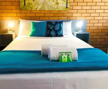 Bosuns Inn Motel - 19