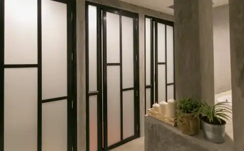 Chedi View Hostel & Rooftop Bar - 8