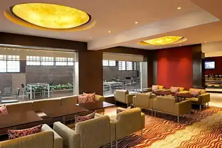 Courtyard by Marriott Mumbai International Airport - 18