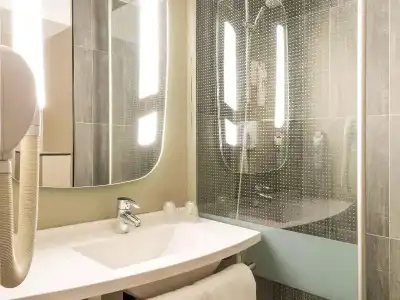 Ibis Paris Gare du Nord Château-Landon 10ème - 35