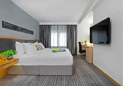 Kew Green Wanchai HK - 4