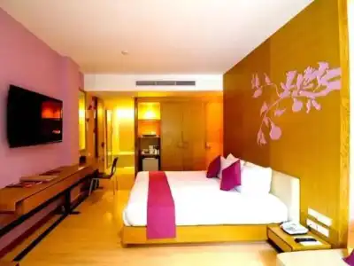 Iyara Beach & Plaza - 40
