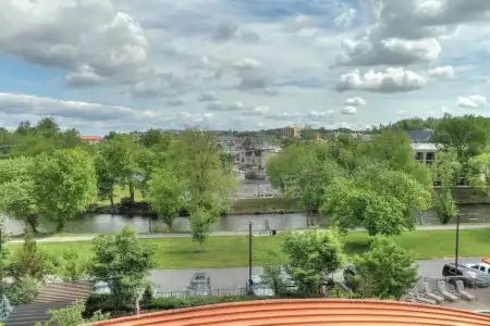 Courtyard Pigeon Forge - 40