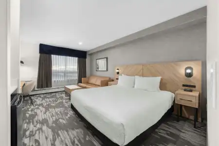Sandman Signature Calgary Airport - 28