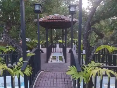 Lucky Beach Resort - 10