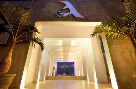 Cantaloupe Aqua Beach Club - 16