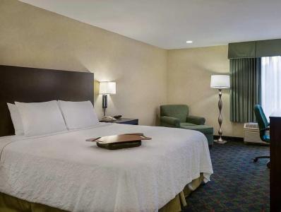 Hampton Inn Eugene - 6
