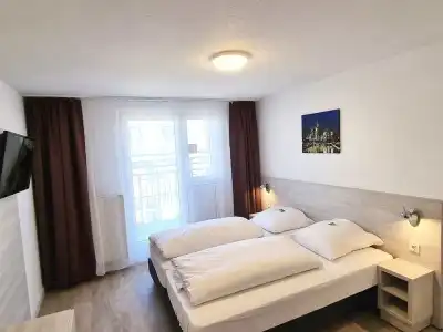 Adler Frankfurt - 33