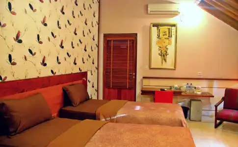 Tegal Panggung Guest House - 2