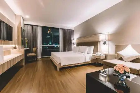 Adelphi Suites Bangkok - 193