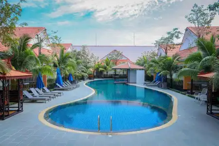 Sea Breeze Resort - 3