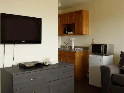 A Wave Inn - 11