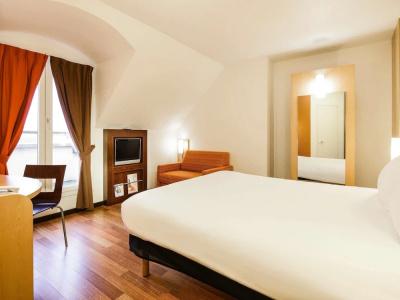 Ibis Versailles Château - 23