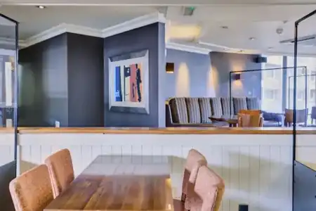 Premier Inn London Putney Bridge - 2