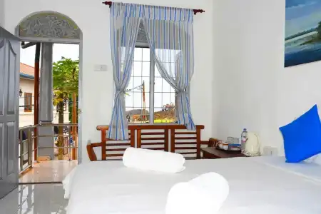 Rampart View Guest House - 44