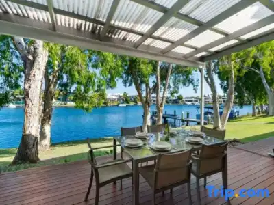 Noosa Entrance Waterfront Resort - 322