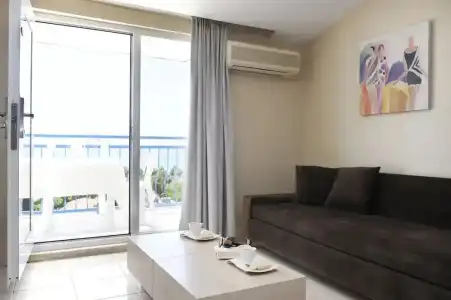 Joker Side Hill Suite - 41