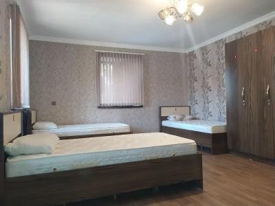 VM Hostel - 100