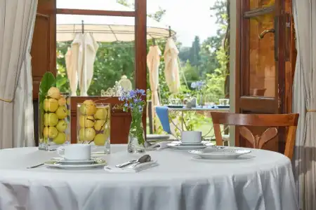 Ape Rosa Relais - 40