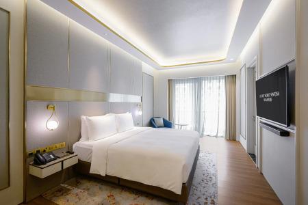 Resorts World Sentosa - Crockfords Tower - 2