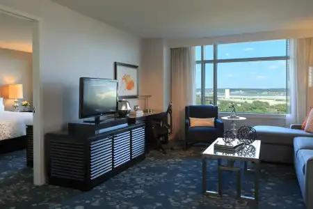Renaissance Arlington Capital View - 77