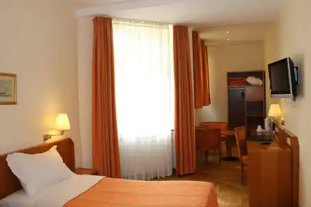 Hôtel Perrin - 4