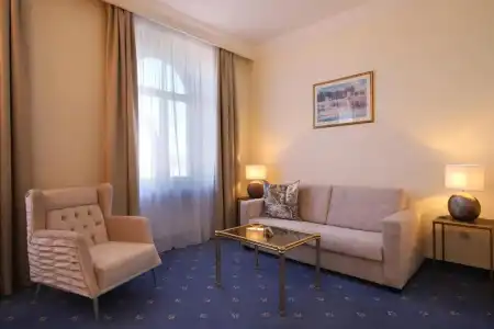 Bayerischer Hof Dresden - 89