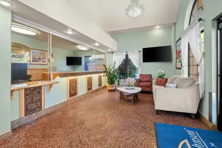 Howard Johnson by Wyndham Pasadena - 1