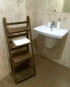 Red Fox Guesthouse - 7