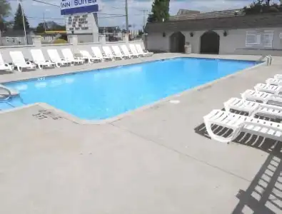 Avalon Inn - 14