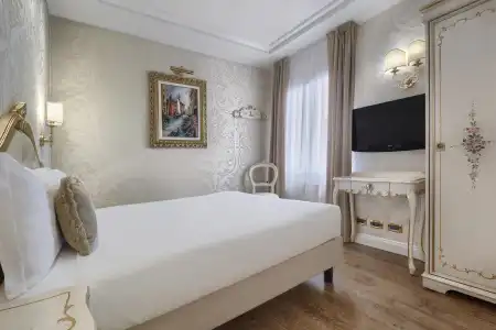 Olimpia Venice, BW signature collection - 3