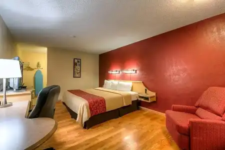 Red Roof Inn Tulsa - 34