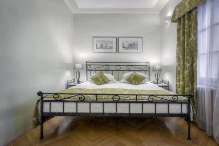 Black Star Suites - 52