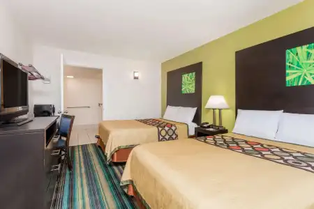 Super 8 by Wyndham Augusta - 3