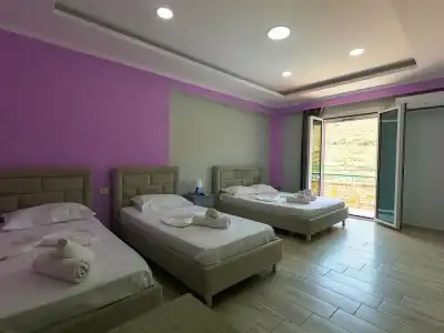 Karos Llaman - 3