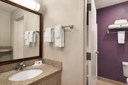 La Quinta Inn Springfield East - 17