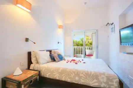 Esprit Libre Restaurant and Guest House - 3