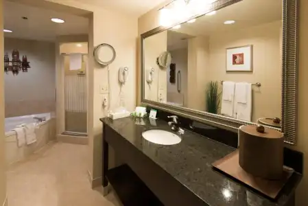 Holiday Inn & Suites Ottawa Kanata by IHG - 7