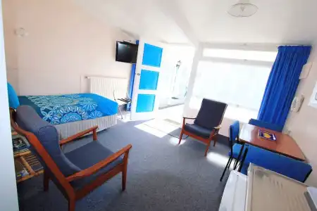 Golden Glow Motel - 32