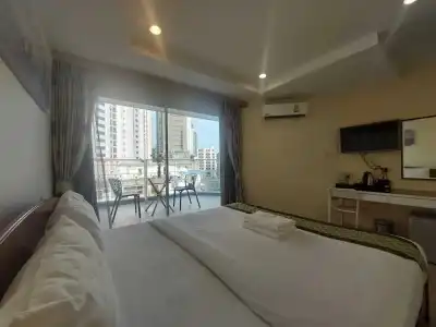 V Check Inn Sukhumvit 22 - 72