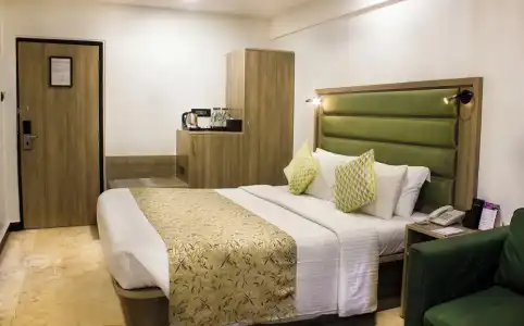 The Emerald & Executive Apartments - 100