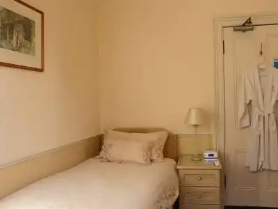 Highfield Guest House - 1