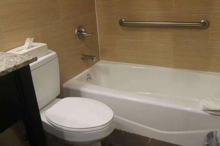 Days Inn by Wyndham Brooklyn Borough Park - 5