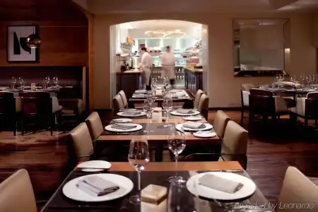 The Ritz-Carlton, Toronto - 12