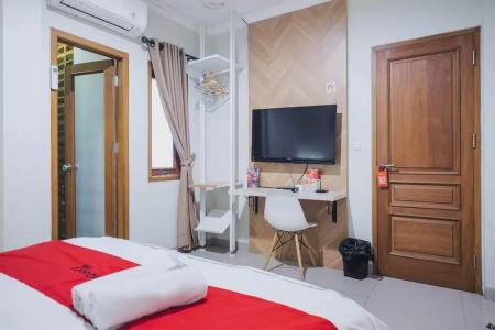 RedDoorz Premium near Ragunan Zoo 2 - 47
