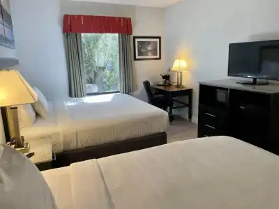 Days Inn & Suites by Wyndham Lakeland - 62