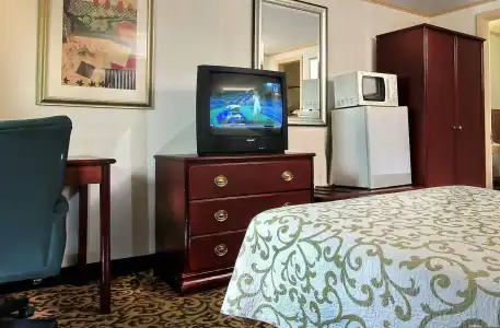 Happy Bear Motel - 13