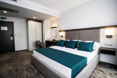 Best Western Plus Premium Inn - 61